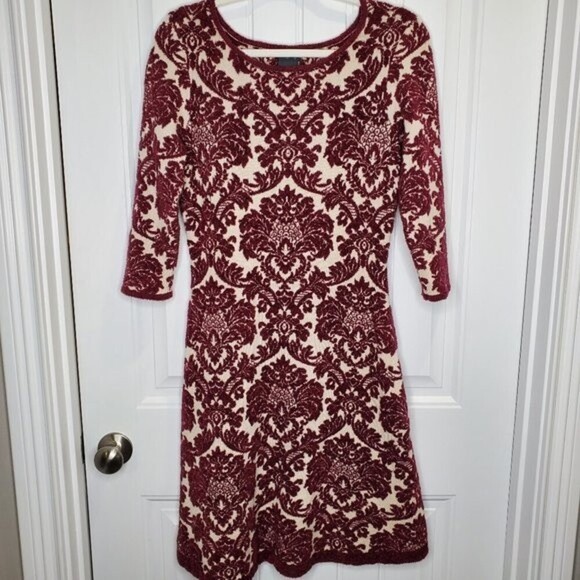 Gabby + Skye Maroon Damask Print, Blanket Soft Dress, Size Small - Picture 1 of 8